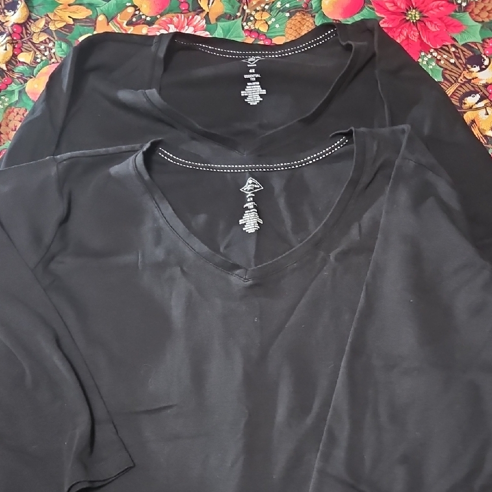 Lot Of 2 4x 3/4 Sleeve T-shirts